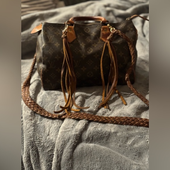 Lv speedy 30 with hand made leather fringe and braided strap. Authentic. - Picture 8 of 8